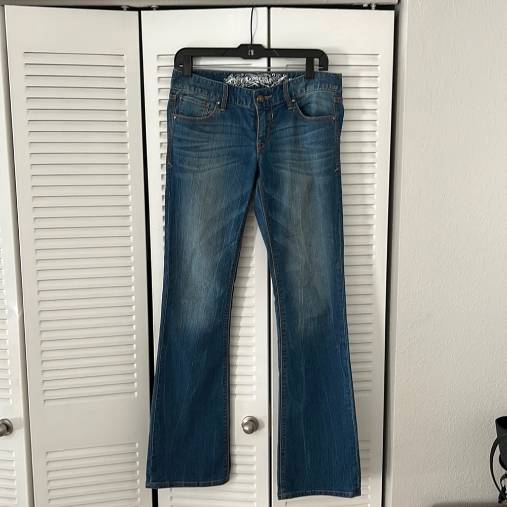 Low rise boot cut Jean size 4R